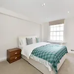 Three Bedrooom Flat In Heart Of London
