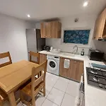 Cosy North Kensington Family Apartment For 4 Persons - Children Stay Free