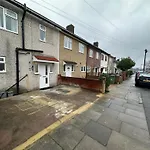 Smart Cosy/Small Double Room In Oakridge Road Bromley