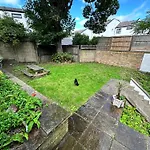 Hidden Retreat With Steam Room, King Bed Near Tube