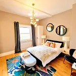 Gorgeous Hyde Park Home With Elevator Access By Tube Metro Stations