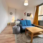 Modern 2 Bedroom Flat Next To Liverpool Street