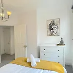 Luxury Apartment In Paddington