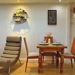 Top Floor Apartment In Islington