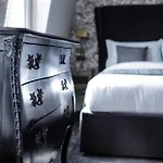 The Hayden Pub & Rooms