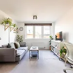 Chic & Modern Dalston Apartment