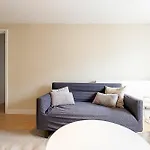 City Relay Sleek Apartment In Belgravia