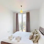 Lovely Apartment With Balcony - 3 Min To Station