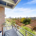 Lovely Apartment With Balcony - 3 Min To Station