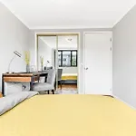 Luxstay Earls Court Apartment - Sleeps Up To 7