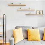 Luxstay Earls Court Apartment - Sleeps Up To 7