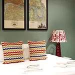 Long Stay Discounts - 3 Bed Kensington Garden Flat