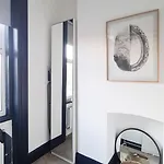 Unique And Cozy Apartment In Central London