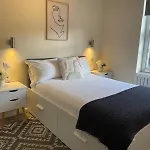 Grays Inn Road - Room 3