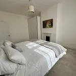 Luxurious Living 4 Bedroom Home