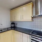 Londwell, Canary Wharf Loft With Panoramic Balcony