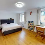 Londwell, Canary Wharf Loft With Panoramic Balcony