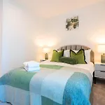 Lux 2 Bed 2 Bath With Riverviews
