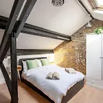 Stylish London Apartment