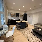Stunning 2 Bed Apartment Fulham