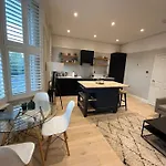 Stunning 2 Bed Apartment Fulham