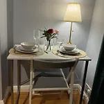 Charming London Apartment Near Notting Hill