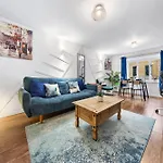 Quirky Canary 2Bed, Free Parking, Smart Tv & Games