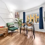Quirky Canary 2Bed, Free Parking, Smart Tv & Games