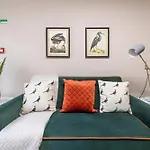 Bold & Vibrant 1-Bedroom Escape In Prime Location!
