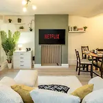 Stunning 1 Bed Luxury London Garden Apartment