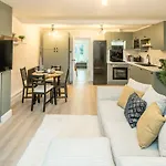 Stunning 1 Bed Luxury London Garden Apartment