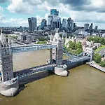 Stunning 1 Bed Luxury London Garden Apartment
