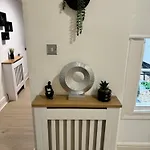 Stunning Recently Refurbished Studio With A Private Courtyard To Enjoy!