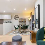 Short Stays At Lotus House