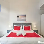 Last-Minute Escape L Sleeps Up To 4 Guests L One-Bedroom Apartment With King Bed And High Ceilings Near Camden By Live London Short Lets & Serviced Accommodation