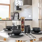 1 Bedroom Town House In London