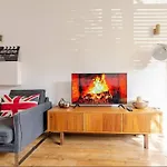1 Bedroom Town House In London