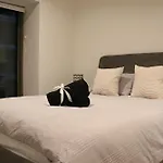 Luxury 2 Bed 2 Bath City Apartment