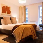 Madestays Premium Tower Hill Serviced Apartment