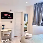En-Suites With Free Parking 30Min To Central London