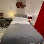 Letzi Premium Cozy Retreat Private En-Suite Rooms, Wembley