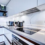 Oxford Street Luxurious Residence