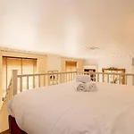 Large Studio With Mezzanine Bed