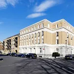 Veeve - The Islington Elegance