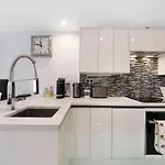 Stylish New Covent Garden Soho Studio Suite Apart
