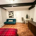 Studio Close To Tower Bridge