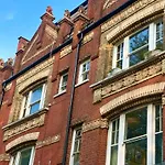 1 Bedroom Flat In Fulham London