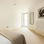 Riverside Apartment In The Heart Of Greenwich