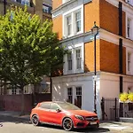 5 Mins Walk To Selfridges, Mayfair Retreat