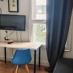 Large Studio Flat In Bayswater
